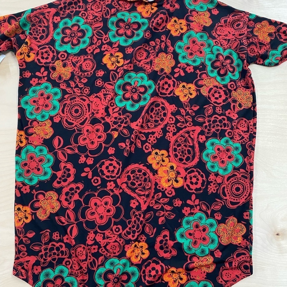 Lularoe Irma Blouse size small (CT) - Picture 7 of 7